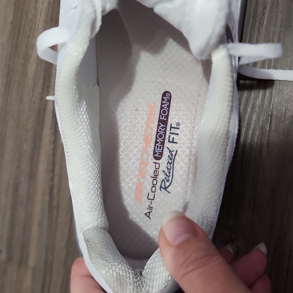 Sketchers D' Lux Walker shoes - Picture 6 of 6